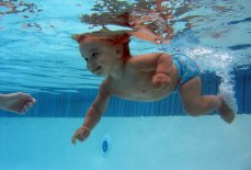 Уроки плавания для грудных детей