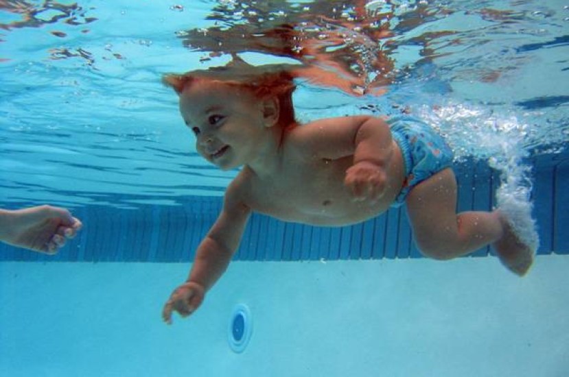 Уроки плавания для грудных детей